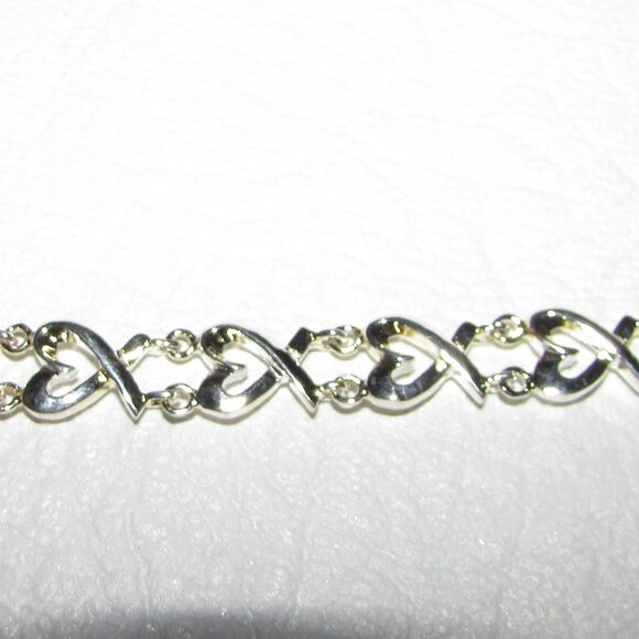 Silver Stylized Heart Link Bracelet - NEW - Picture 4 of 8
